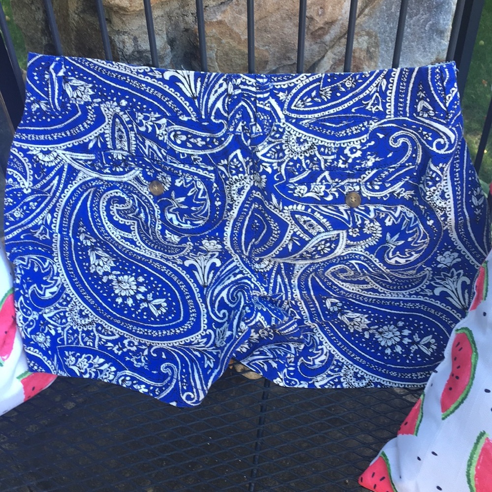 Shorts - Picture 3 of 3